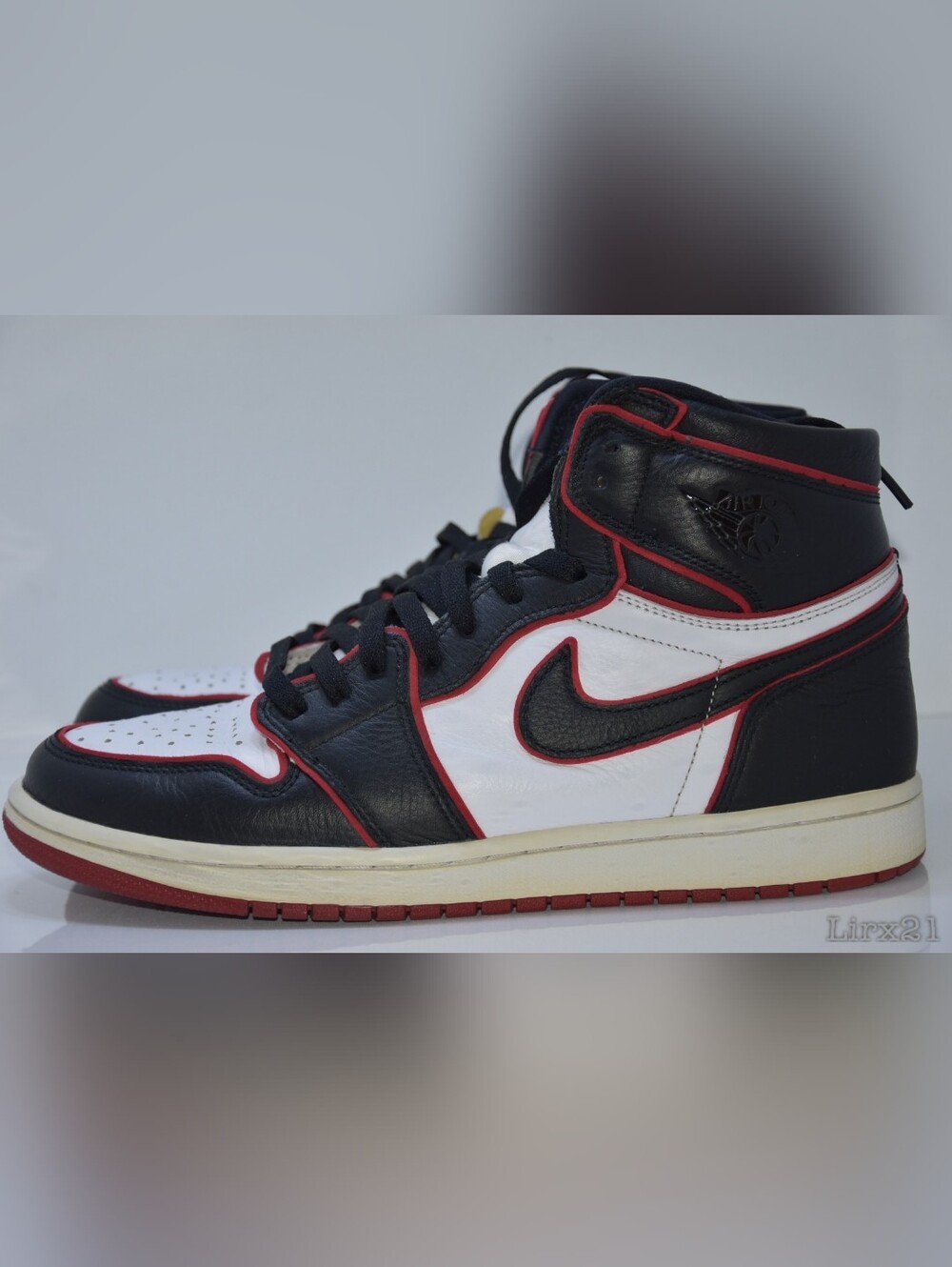 Nike Jordan 1 "Bloodline" Size 10M - Picture 2 of 6